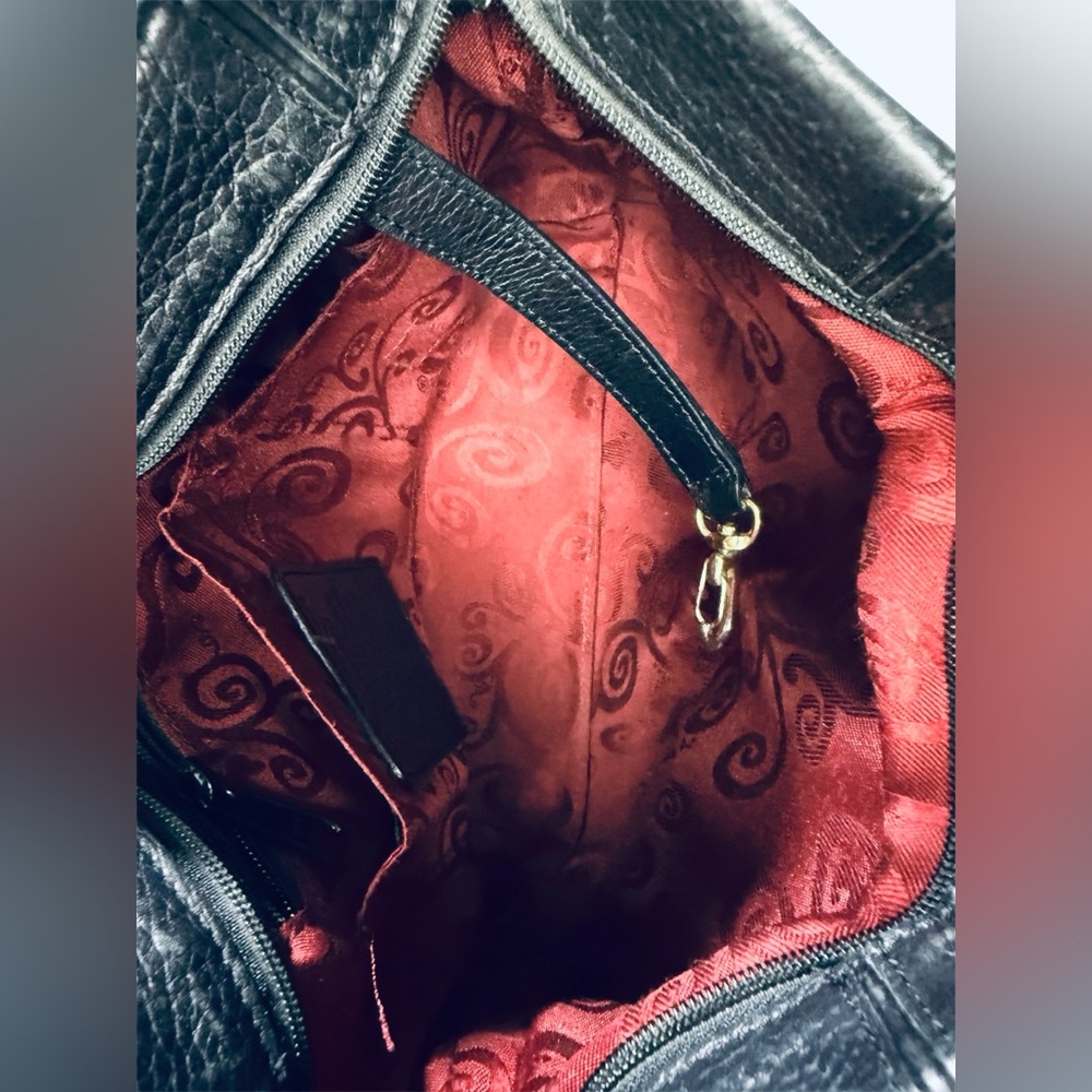 Brighton Black Pebbled Leather Shoulder Bag - Picture 9 of 10